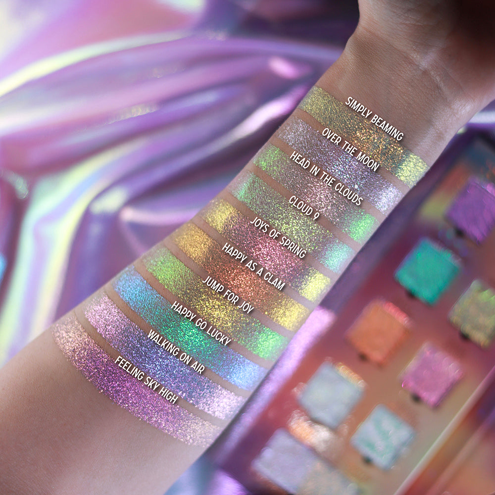 ToppertheWorldClionadhマルチクロームアイシャドウパレット On Topper the World Palette – Clionadh Cosmetics