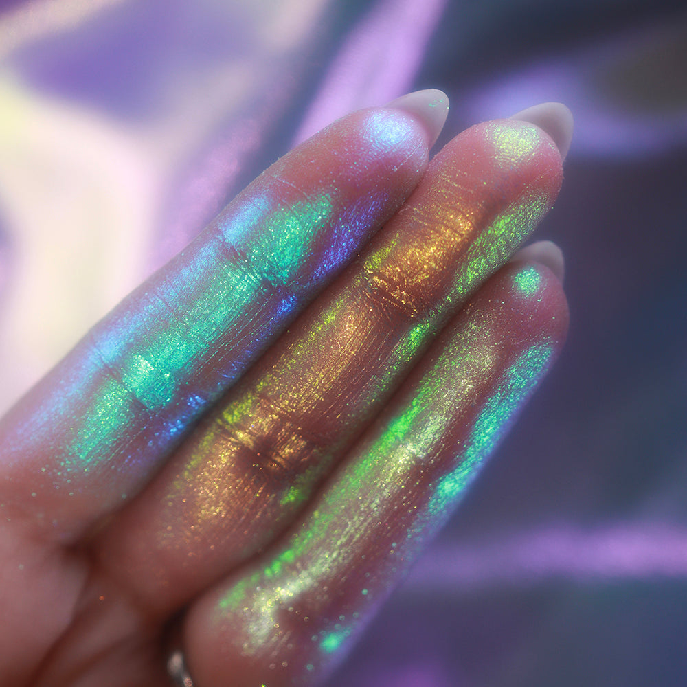 ToppertheWorldClionadhマルチクロームアイシャドウパレット On Topper the World Palette – Clionadh Cosmetics